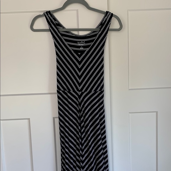 {Isabel Maternity} chevron dress - Picture 3 of 6